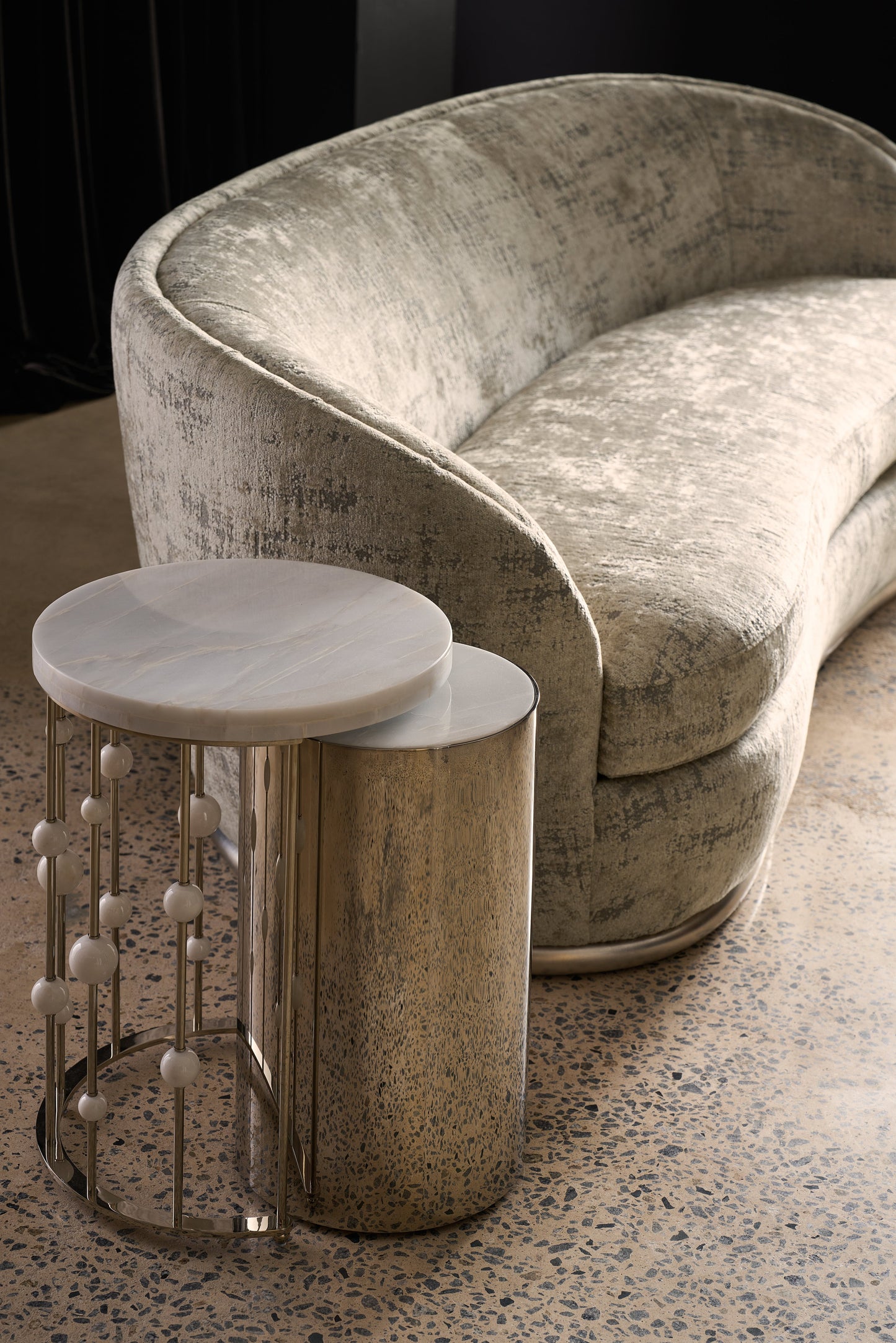 Caracole Signature Debut Nebula Sofa (UPH-025V-116-B) INV