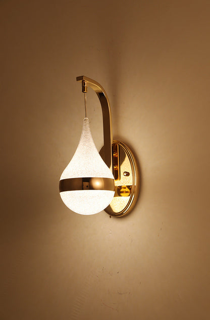 LumaDrop Minimalist LED Wall Lamp – Acrylic Bedside Elegance
