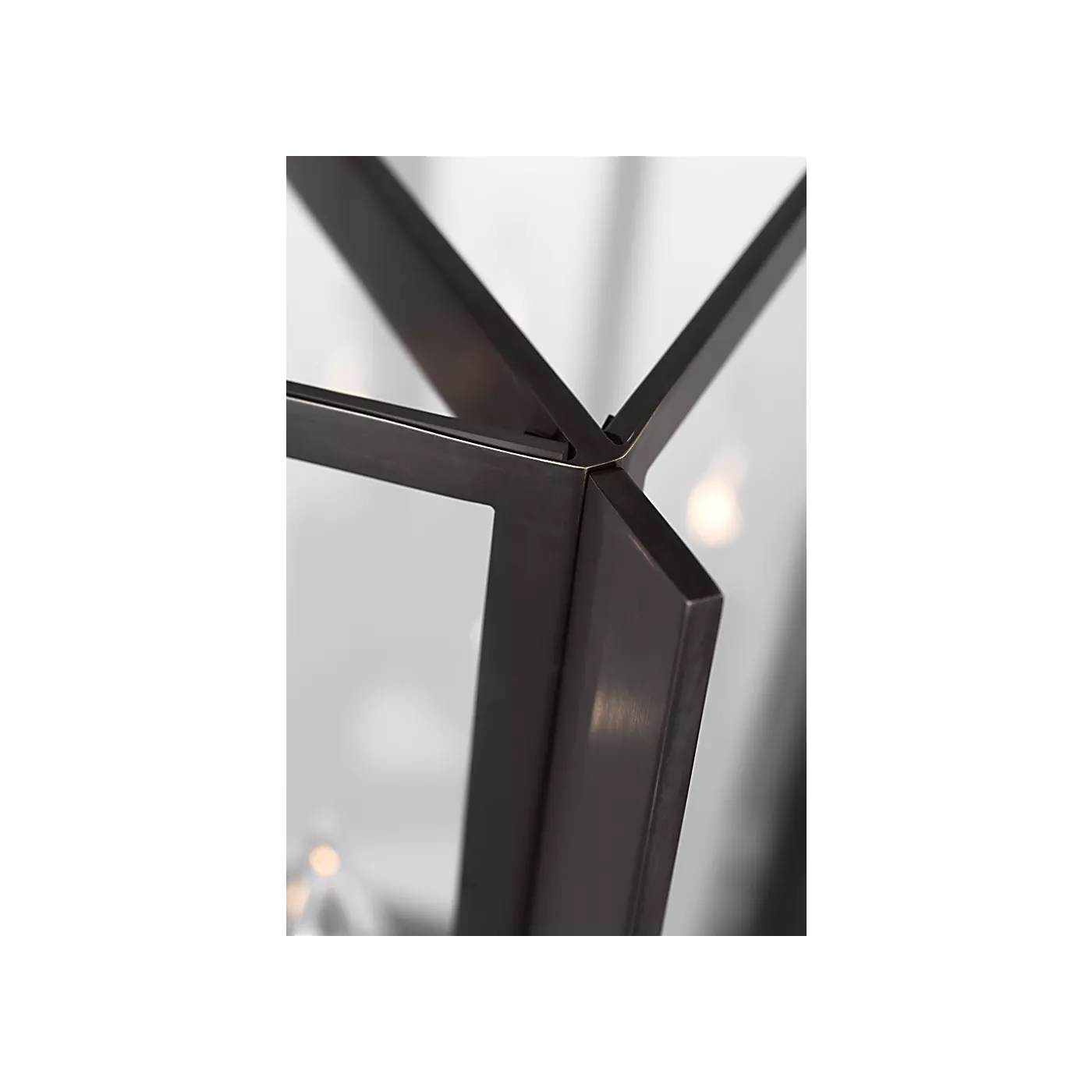 Palais 15" Lantern