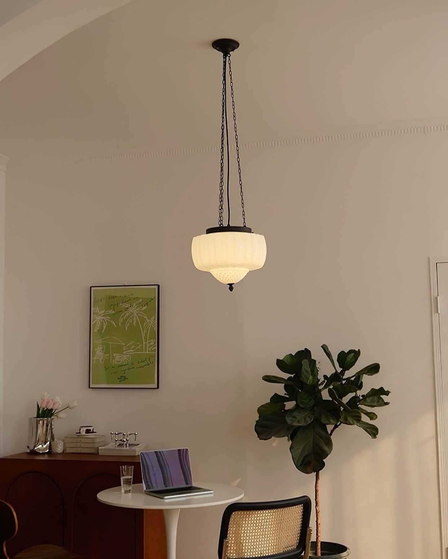 Flutara Glass Pendant Light