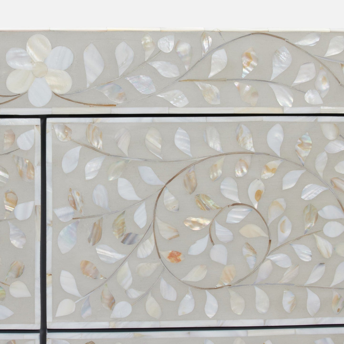 Hessa 60" Dresser