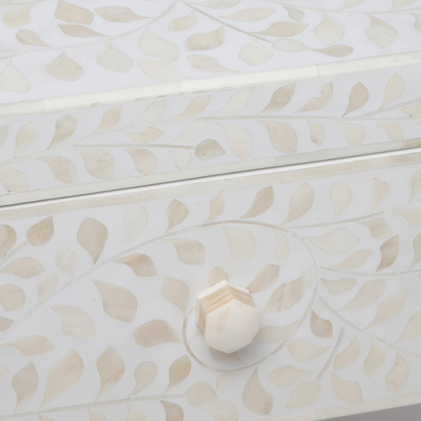 Lexi Nightstand 18"