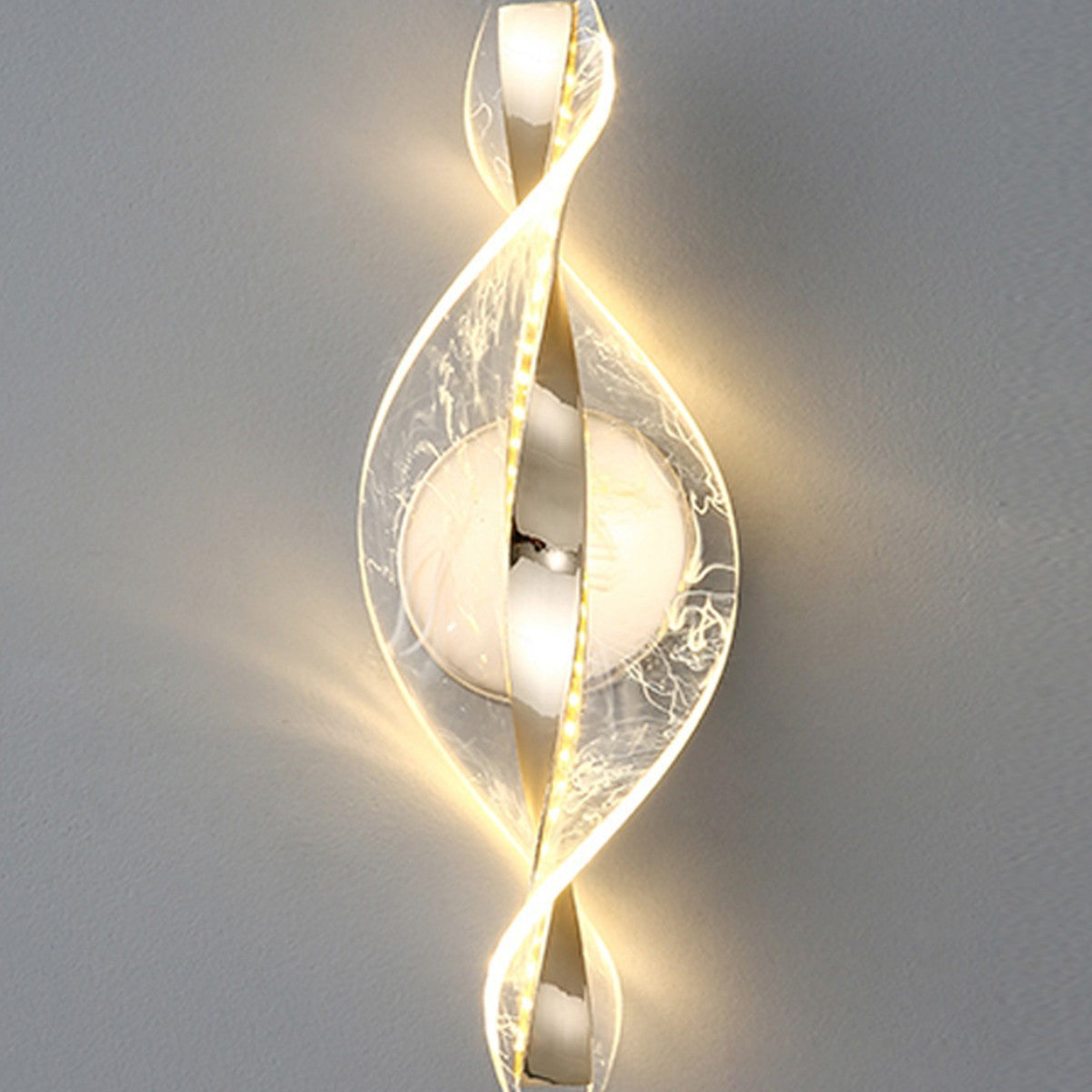 Golden Aluminum Wall Lamp