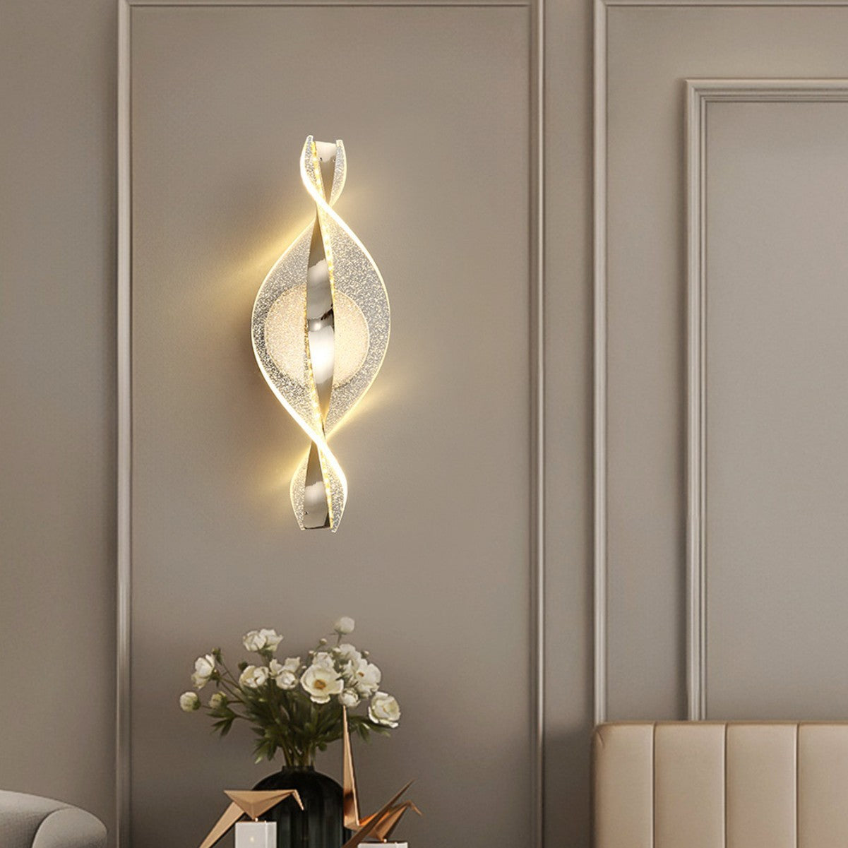 Golden Aluminum Wall Lamp
