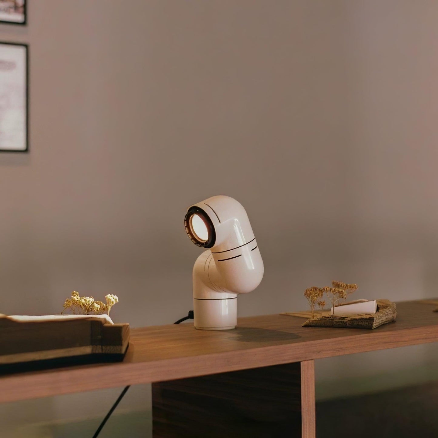 Retrobeam Sculpt Table Lamp